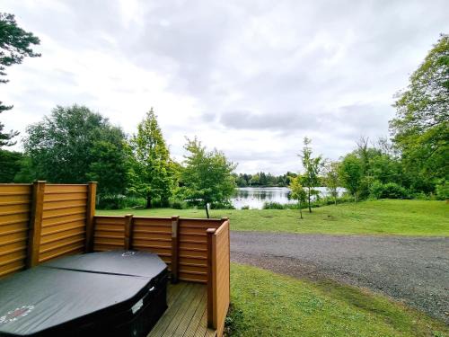 Oak Lodge 10 Hot Tub