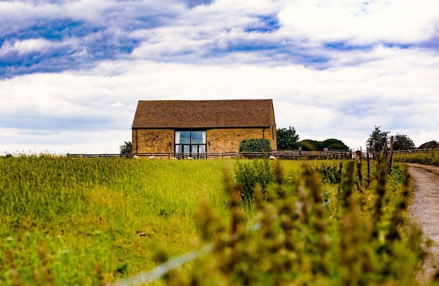 Oak Tree Cottage at King John's Barn - sleeps 4 guests in 2 bedrooms