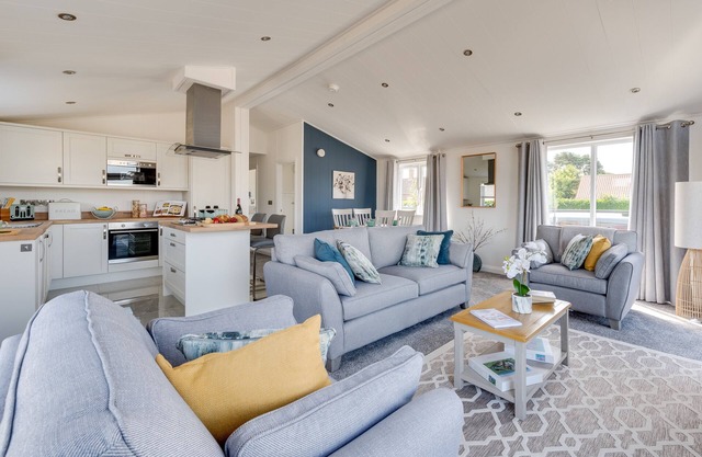 Oakrise - Two Bedroom House, Sleeps 4