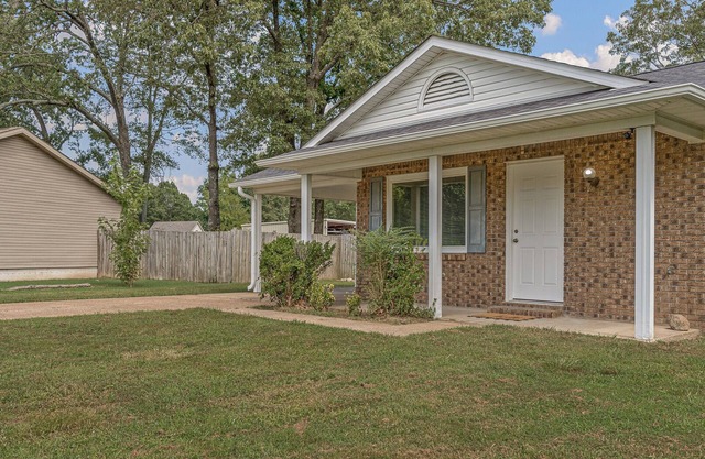Oaky Hideaway - 3Bd 1.5Ba, Highspeed WiFi, Fenced yard, Southside complex close!