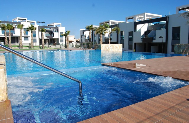 Oasis Beach VII, Beautiful South-facing holiday home for up to 5 people.