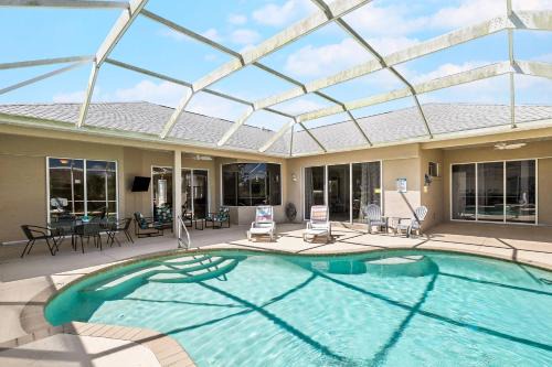 Oasis Home Heated Pool Fenced Yard