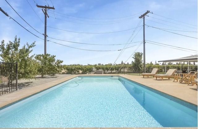 Oasis in ❤️ of Clovis with Pool