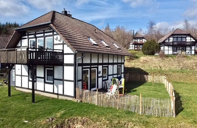 *Oasis of peace in the Kellerwald forest at the forest entrance. Garden with fence. WLAN free of charge.