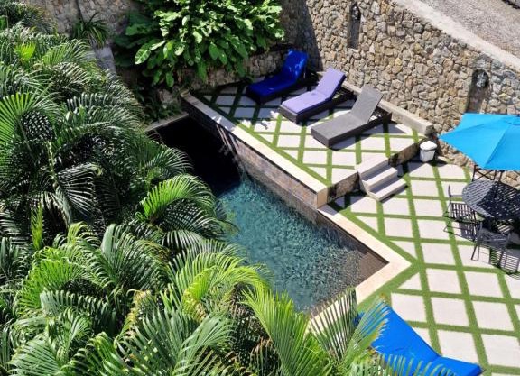 OASIS Penthouse with private garden & shared pool
