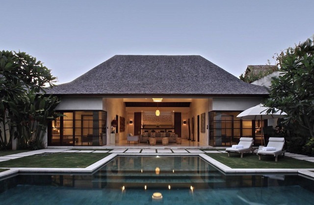 OB20001 - 20 Bedroom Villa Complex in Seminyak
