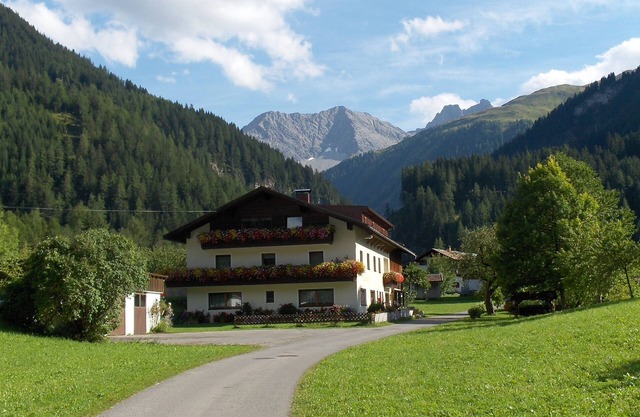 Oberbach apartment for 2 people with a view of the mountains