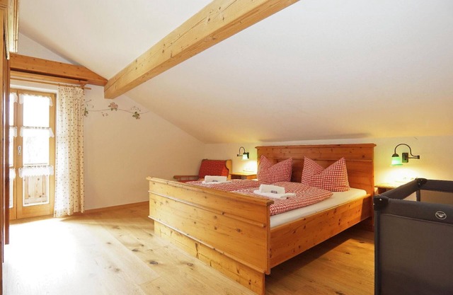 "Obere Stube" vacation apartment with balcony and view over the beautiful low mountain range