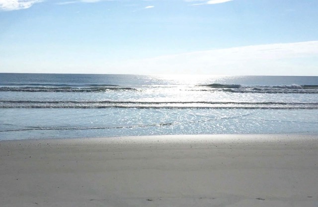 Ocean 3 mins walk, river view, 3 pools, plenty of quiet