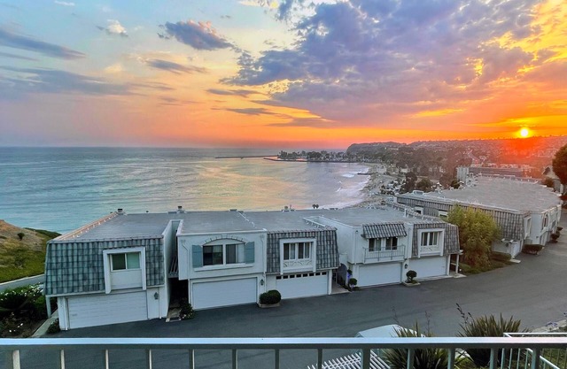 Ocean & beach views - 3 bdrm townhouse overlooking Dana Point