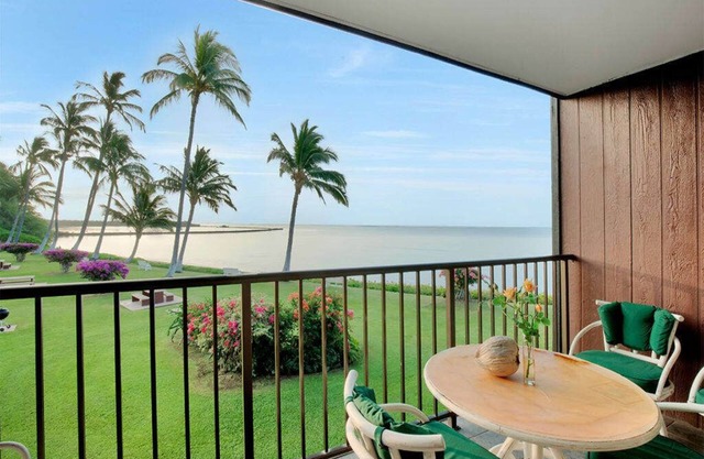 Ocean Bliss W/Lanai, Kitchen and Fans–Molokai Shores