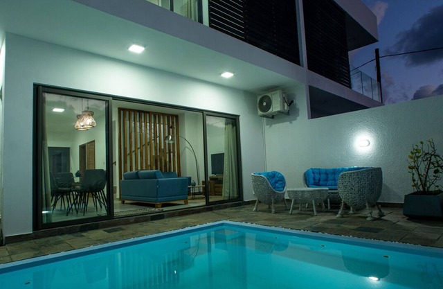 Ocean Blue Villa with private pool at Flic-en-Flac