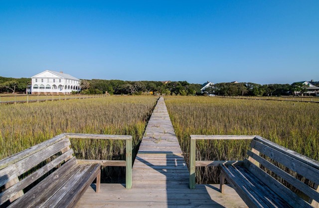 Ocean Breezes Historic Home with Creek Dock
