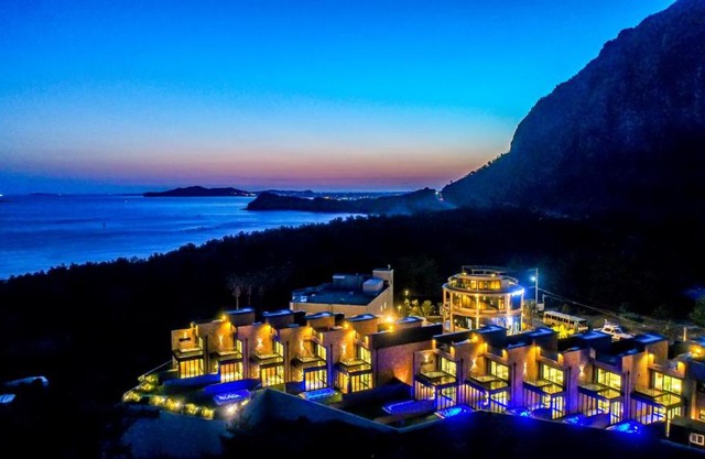 Ocean Brick Pool Villa