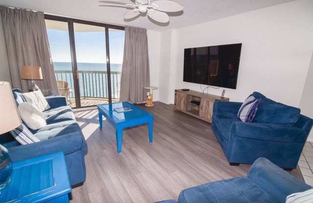 Ocean Drive. 4 bedroom 3 bath oceanfront condo. Sleeps 10.