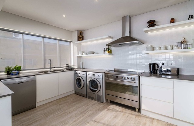 Ocean Front Apartment w/Sea Views (Pleasant Ways)