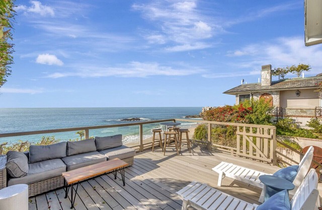 OCEAN FRONT Beach HOUSE! Private stairs to SAND!