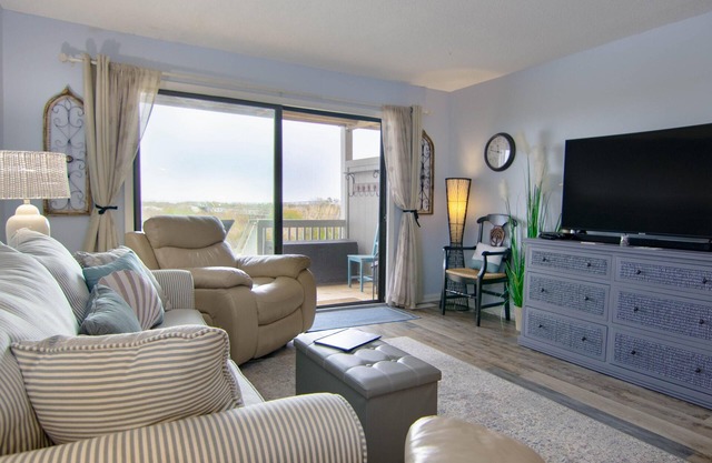 Ocean Front + Golf Cart + Private Deck = Sea Island Magic