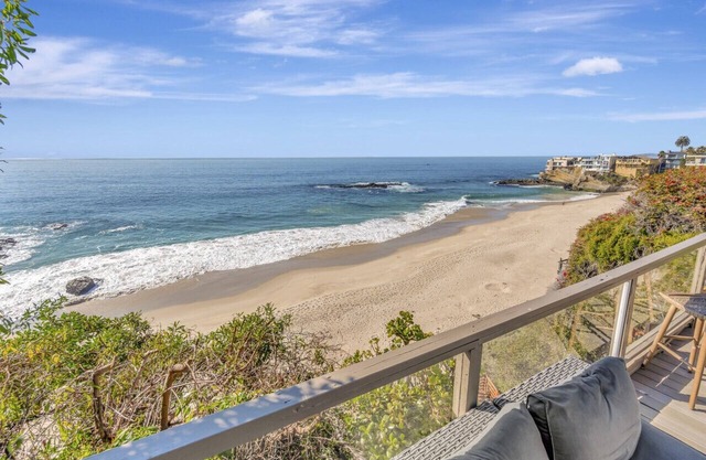 OCEAN FRONT! Private stairs from home to BEACH! B