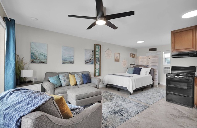 Ocean Front Beach Den -near Mayo Clinic
