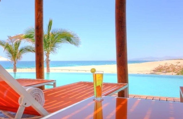 Ocean Front Villa with Private Spa/Hot Tub - San Jose