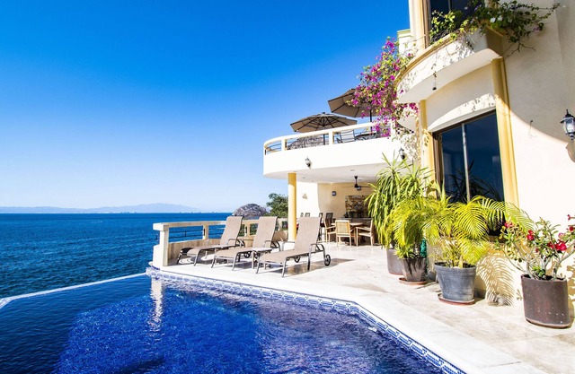 Ocean Front Villa, Hot Tub, Heated Pool, Chef, Beach, Multiple Terraces, 10 beds