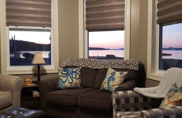 Ocean Front with Coastal View - Ocean BreeZzzz
