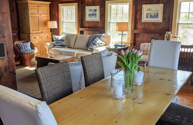 Ocean & Marina Views From This Charming Cottage! Walk To Beach & Town.