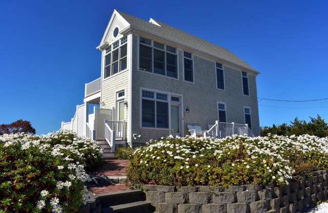 Ocean & Marsh Views – Steps to Fiddler's Green Private Beach