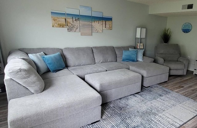 Ocean Side Home in Ship Bottom. Beach Badges. Pool. WIFI 92468