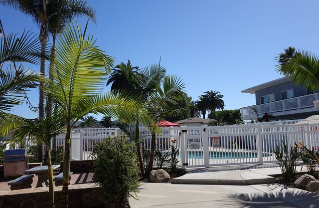 OCEAN VIEW, 1BR, OUTSTANDING LOCATION F