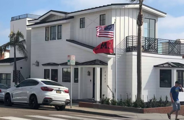 Ocean View, 2 Blocks from the Beach! Roof Hot Tub!