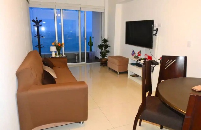Ocean View Apartment with Panoramic Vistan