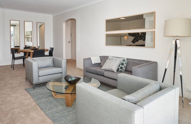 Ocean view apartment with a stroll to Bronte Beach