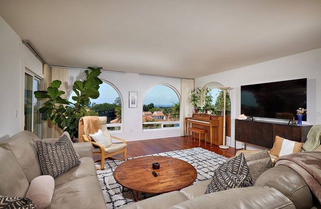 Ocean-view condo, quiet 2-bedroom retreat