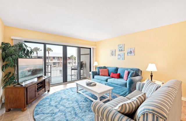 Ocean View Condo Steps from Pool and Beach with Tennis Court