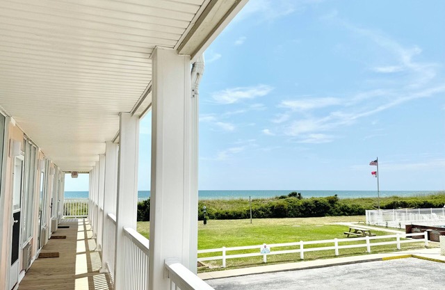 Ocean View Condo Pet Friendly Pool Private Beach