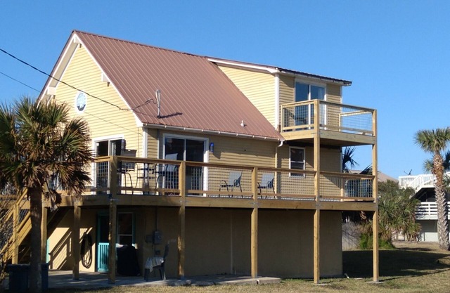 Ocean View Cottage; No Smoking. 3 beds, 2 bath, Bicycles and Beach gear included