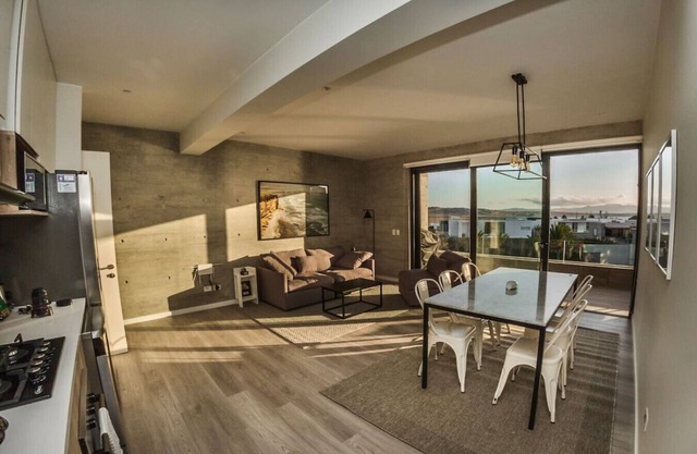 Ocean View Family Apartment with Service Room, 5min from the National Reserve