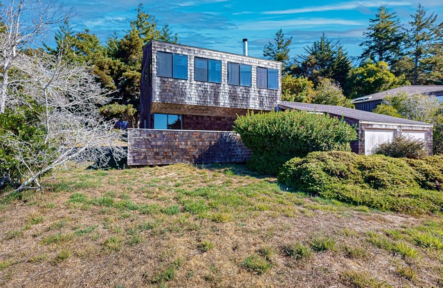 Ocean View Home near Shell Beach w/Hot Tub, Fireplace, Shared Pool - Dogs OK