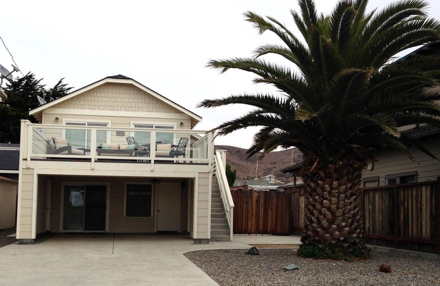 Ocean View Home, Upper Unit, Steps to Beach