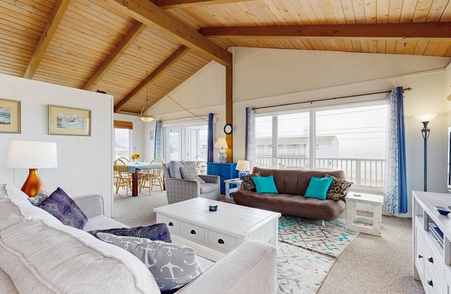 Ocean-view home with beach access - walk to Nye Beach, shops, and dining
