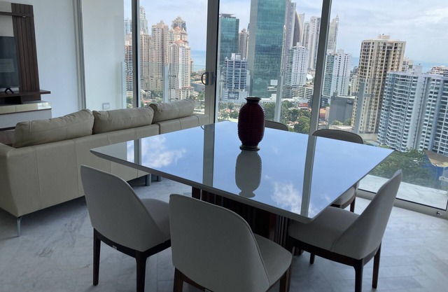 Ocean-view Luxe 2-Bedroom at Magnificent Wanders Yoo, Ave Balboa, Panama City!