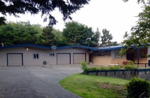 Ocean View Private Lodge on 1.3 acres! 3rd Night free in February.