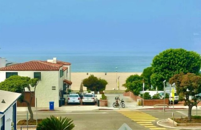 Ocean View, Steps to the Beach!