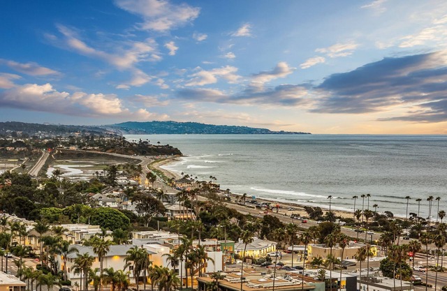 Ocean-View Studio. New, Modern & Walkable to Cardiff Town & Beach