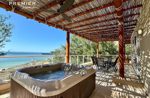 Ocean View Villa w/Golf Cart & Beach Club Accessn