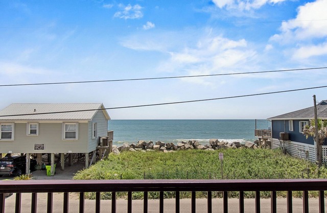 Ocean Views 3BR | Walk to Pier Dining & Drinks