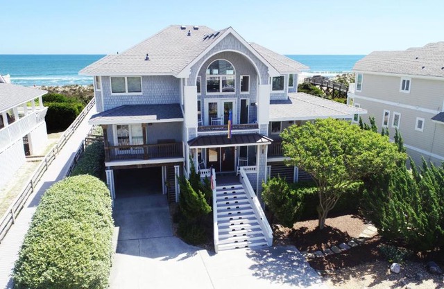 Ocean Views, Den, Community Pools, Close to Beach access, 103, Brigadune-Oceanfront