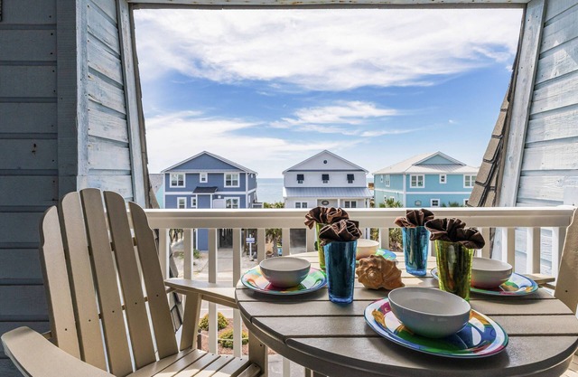 Ocean Views Great Location, Dog friendly Condo, Only 200 steps to Beach, No Parking Fees